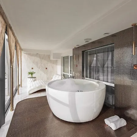 Prestige Jacuzzi By Liuksai كلابيدا