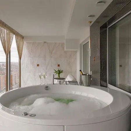 Prestige Jacuzzi By Liuksai *