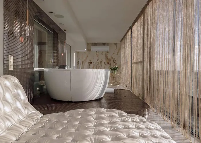 Prestige Jacuzzi By Liuksai Κλαϊπέντα