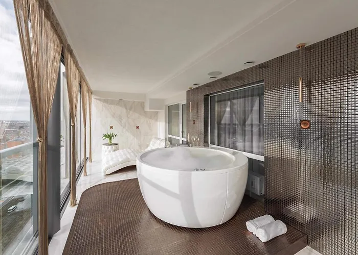 Prestige Jacuzzi By Liuksai Κλαϊπέντα